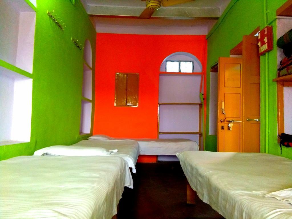 Yogi Lodge 瓦拉纳西 外观 照片